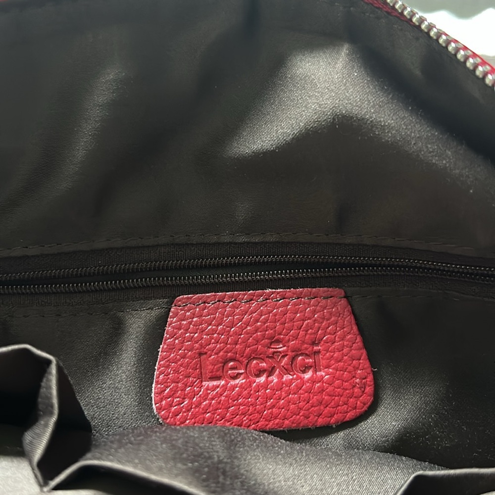 Chic Red Crossbody Bag - Picture 6 of 7